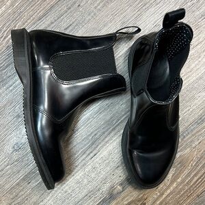 Doc Marten Flora Black Pull On Patent Leather Chelsea Boots Shoe Size 38 (7)
